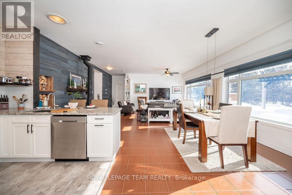 












188 PAUGH LAKE ROAD

,
Madawaska Valley,




Ontario
K0J1B0

