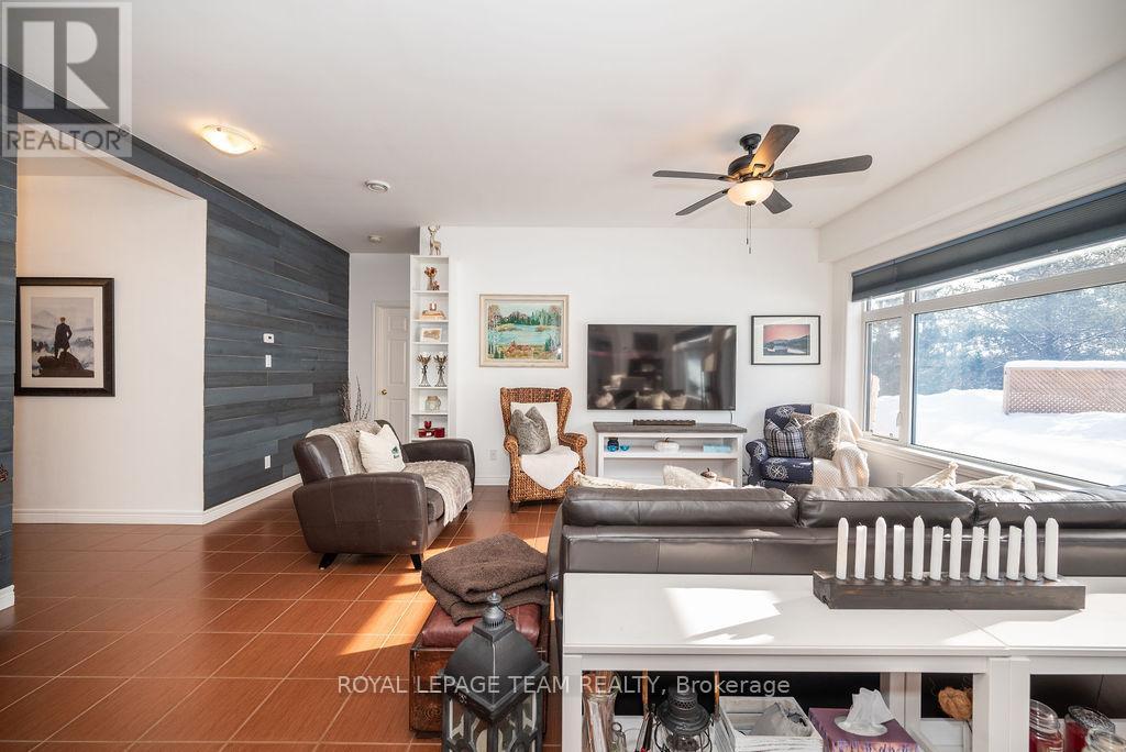 












188 PAUGH LAKE ROAD

,
Madawaska Valley,




Ontario
K0J1B0

