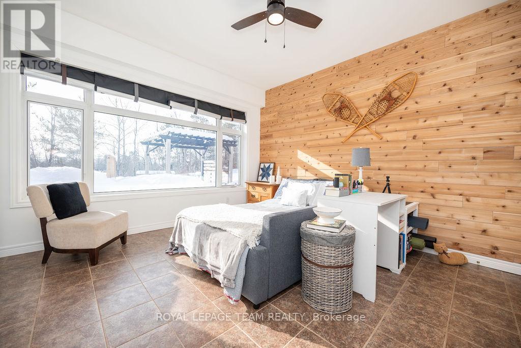 












188 PAUGH LAKE ROAD

,
Madawaska Valley,




Ontario
K0J1B0

