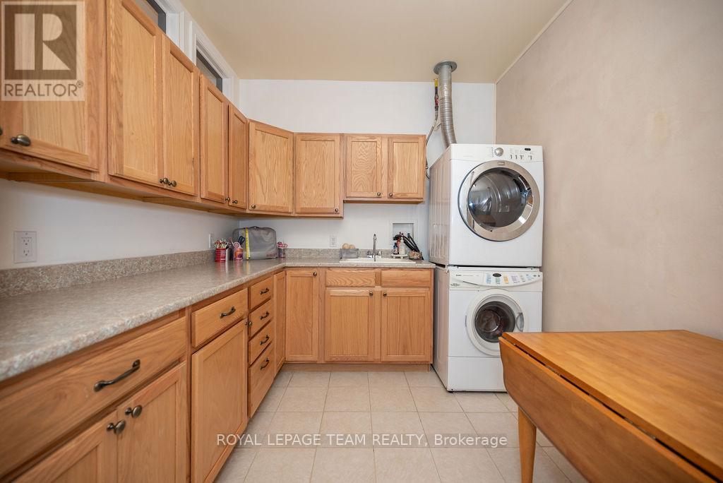 












188 PAUGH LAKE ROAD

,
Madawaska Valley,




Ontario
K0J1B0

