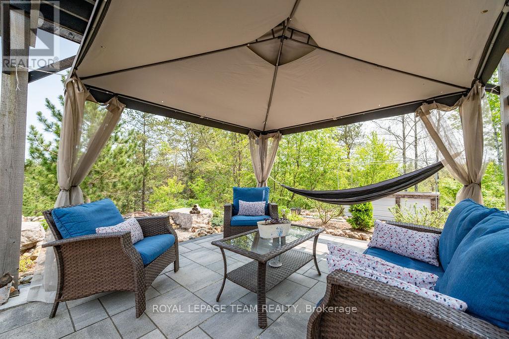 












188 PAUGH LAKE ROAD

,
Madawaska Valley,




Ontario
K0J1B0

