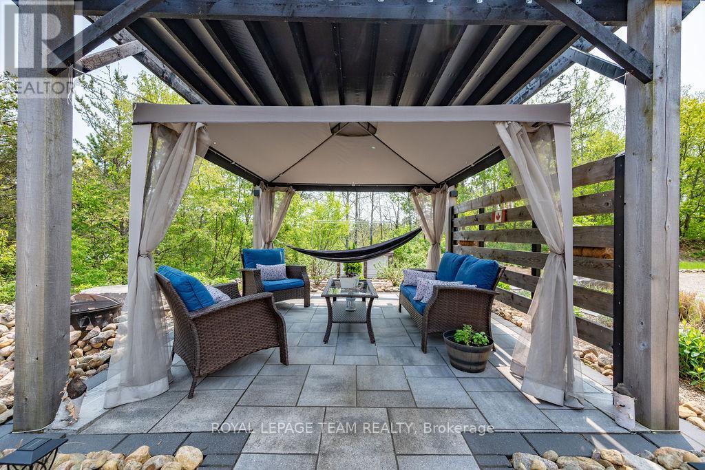












188 PAUGH LAKE ROAD

,
Madawaska Valley,




Ontario
K0J1B0

