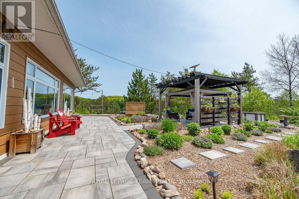 












188 PAUGH LAKE ROAD

,
Madawaska Valley,




Ontario
K0J1B0

