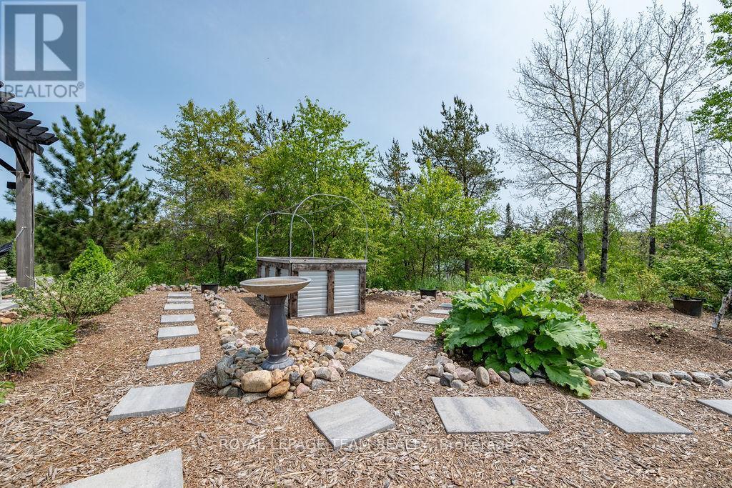 












188 PAUGH LAKE ROAD

,
Madawaska Valley,




Ontario
K0J1B0

