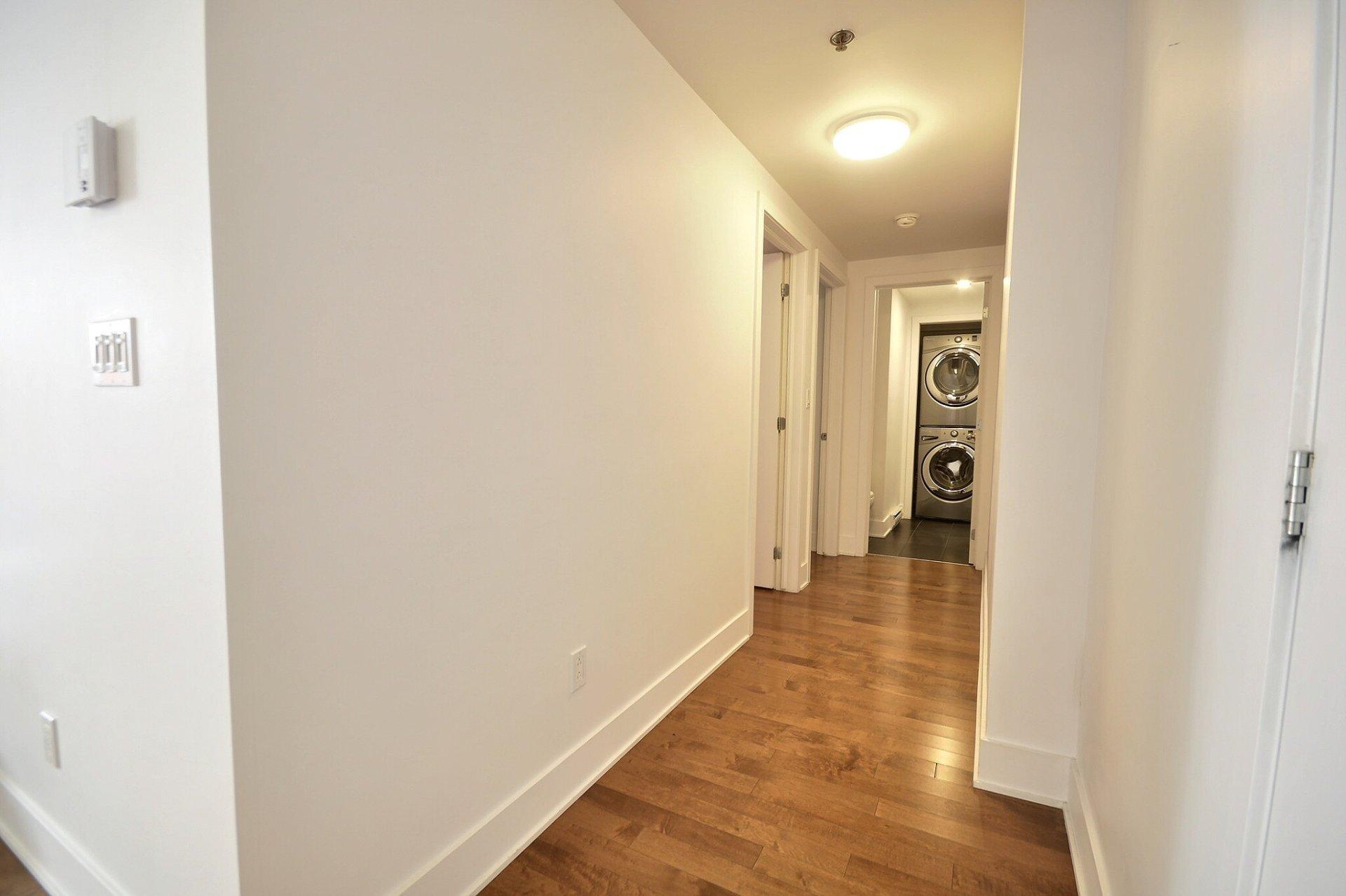 









1450


Rue Parthenais

, 512,
Montréal (Ville-Marie),




QC
H2K3R9

