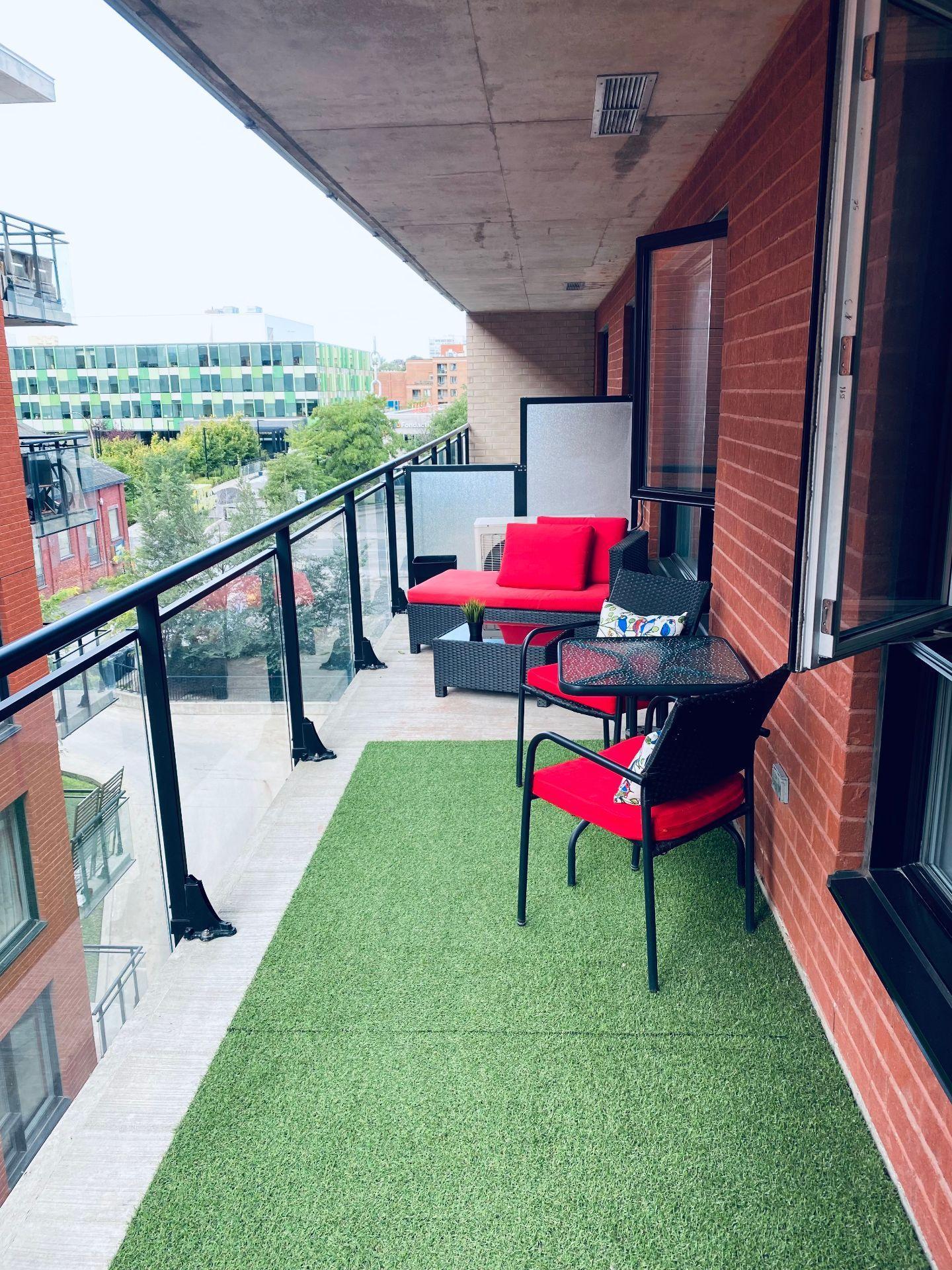 









1450


Rue Parthenais

, 512,
Montréal (Ville-Marie),




QC
H2K3R9

