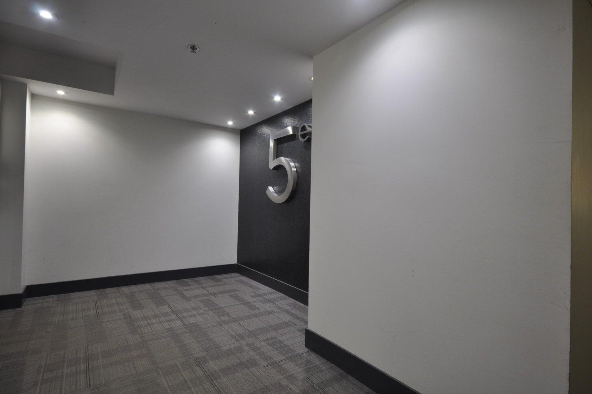 









1450


Rue Parthenais

, 512,
Montréal (Ville-Marie),




QC
H2K3R9

