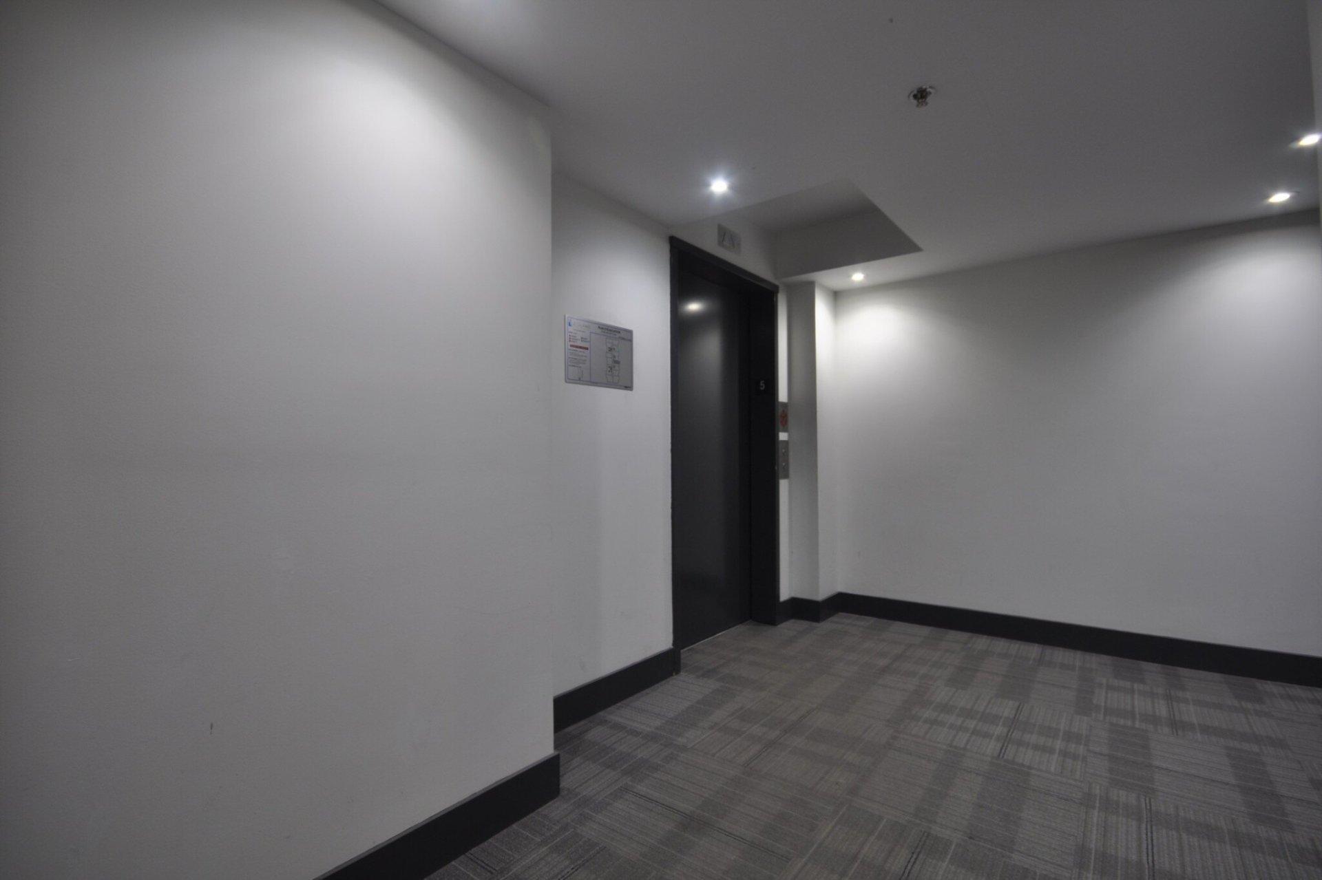 









1450


Rue Parthenais

, 512,
Montréal (Ville-Marie),




QC
H2K3R9

