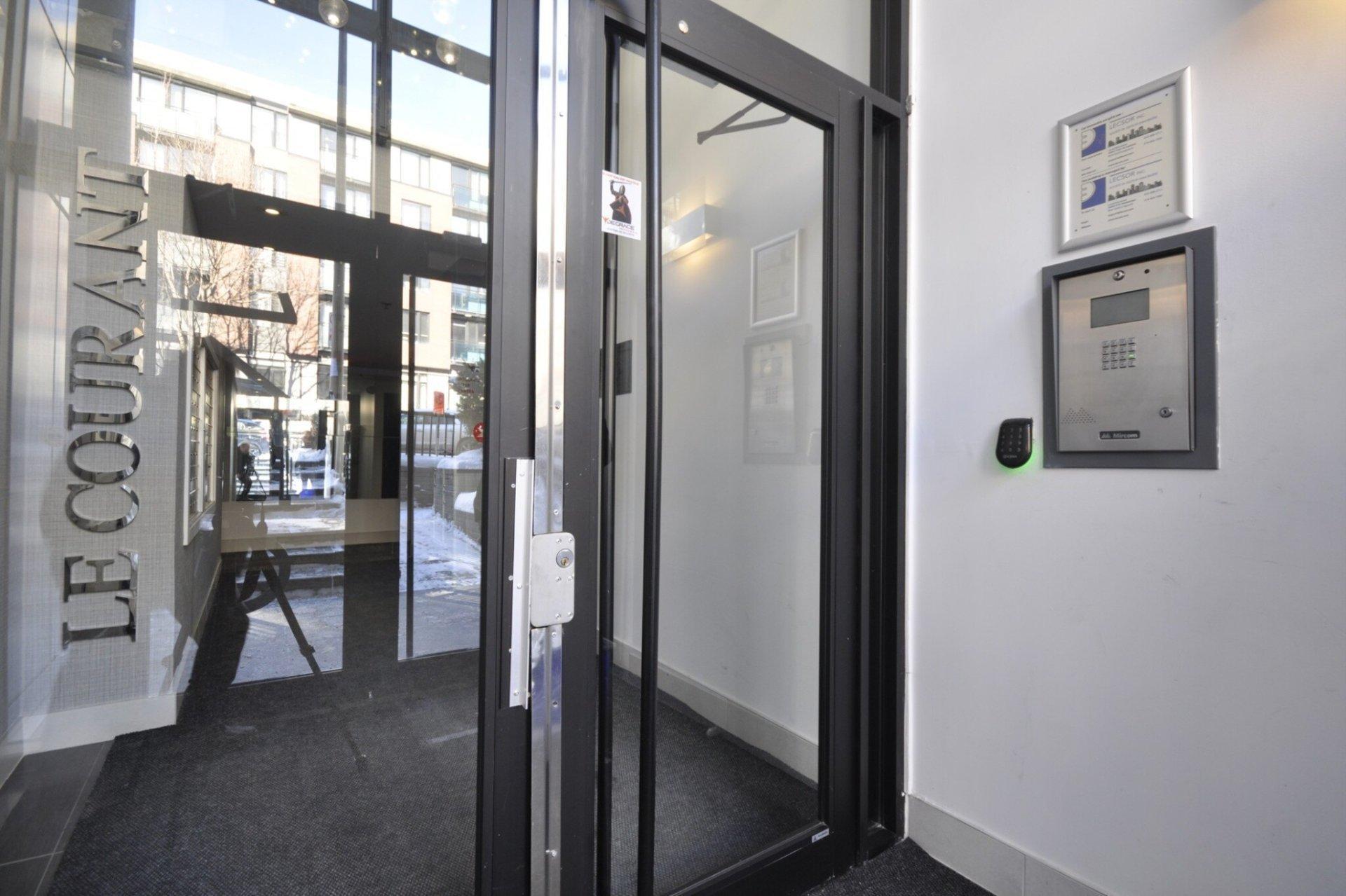 









1450


Rue Parthenais

, 512,
Montréal (Ville-Marie),




QC
H2K3R9

