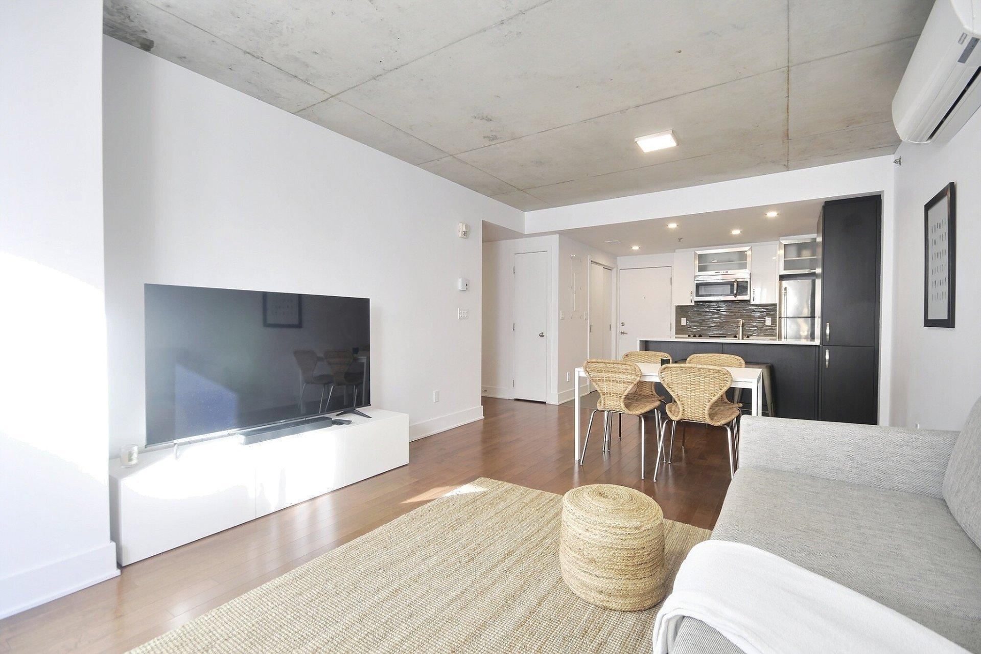 









1450


Rue Parthenais

, 512,
Montréal (Ville-Marie),




QC
H2K3R9

