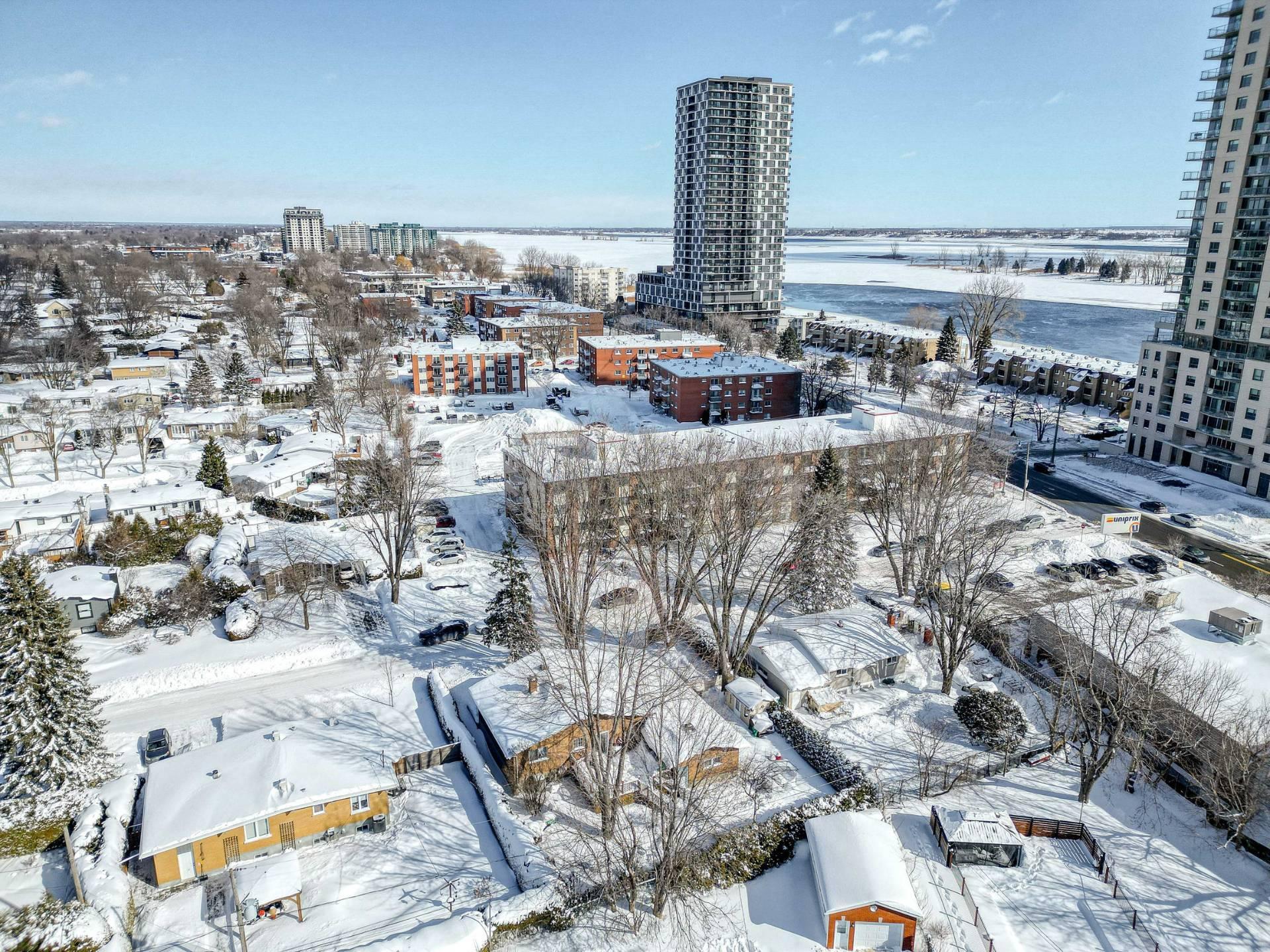 









6


Rue Bonaventure

,
Repentigny (Repentigny),




QC
J6A3N4

