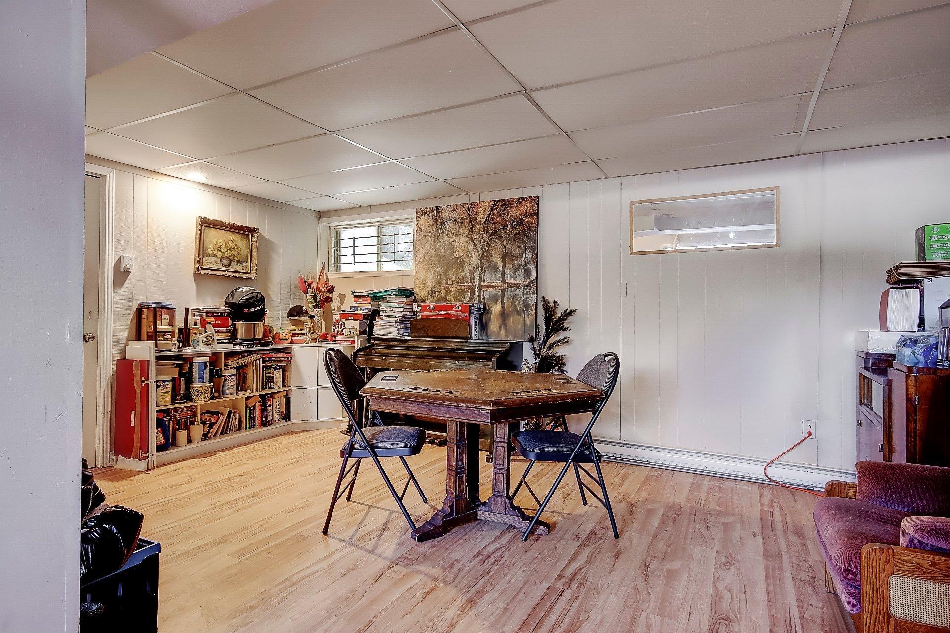 









1087


Rue Verchères

,
Saint-Bruno-de-Montarville,




QC
J3V3M6

