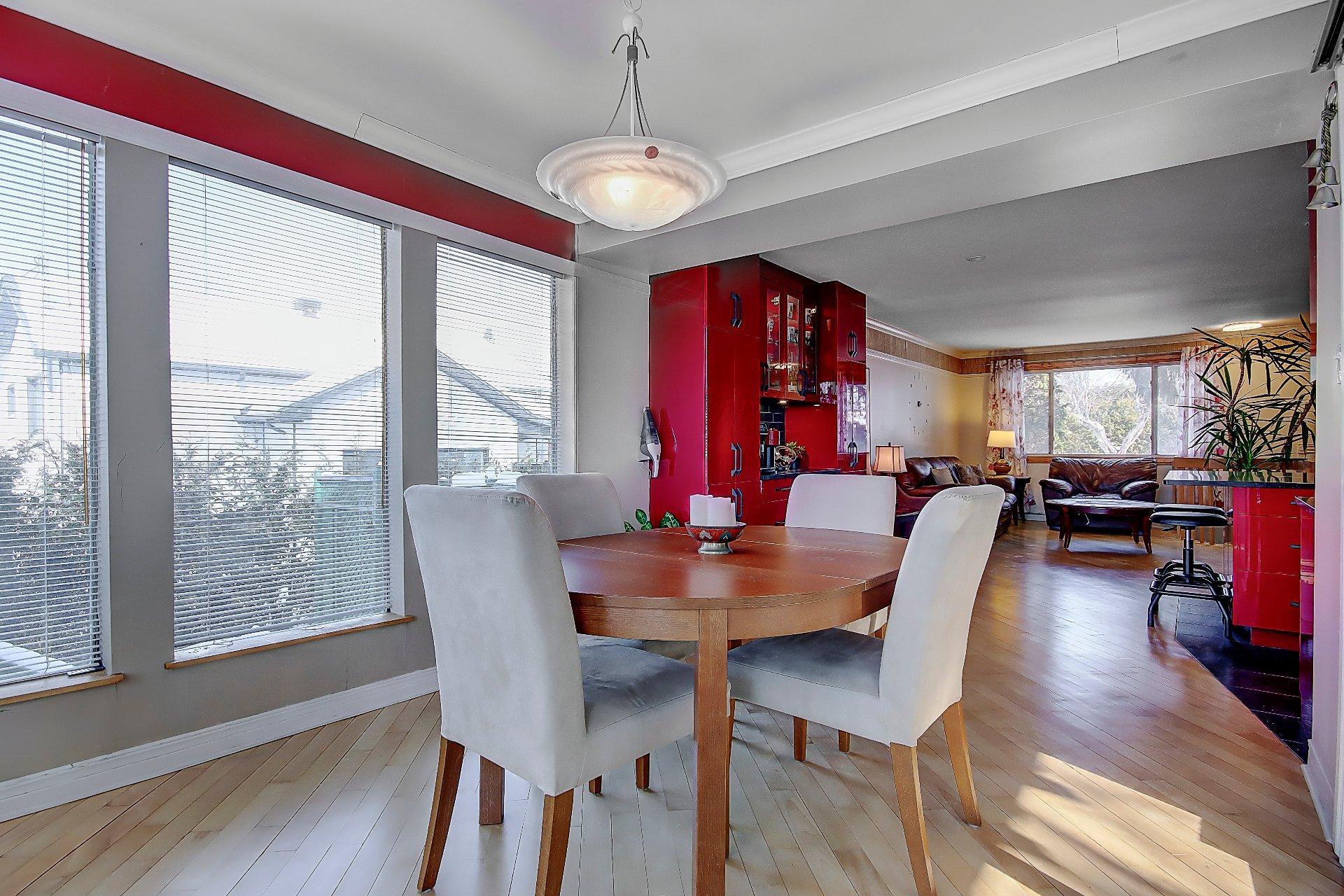 









1087


Rue Verchères

,
Saint-Bruno-de-Montarville,




QC
J3V3M6

