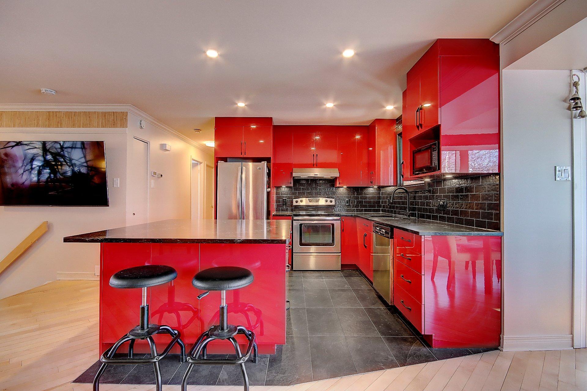 









1087


Rue Verchères

,
Saint-Bruno-de-Montarville,




QC
J3V3M6

