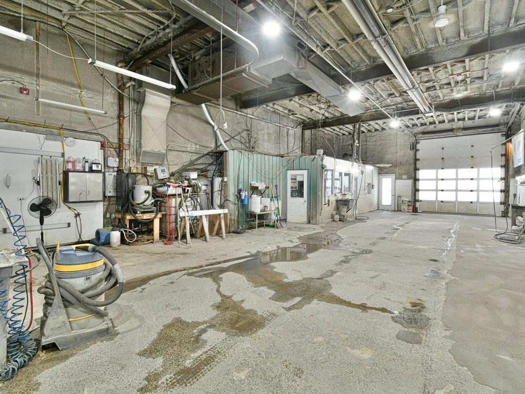 









2214


Boul. du Curé-Labelle

,
Saint-Jérôme,




QC
J7Y1T5

