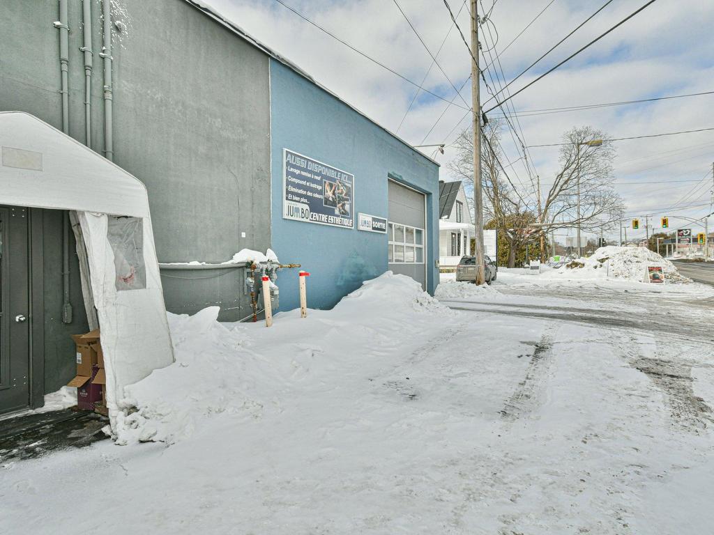 









2214


Boul. du Curé-Labelle

,
Saint-Jérôme,




QC
J7Y1T5

