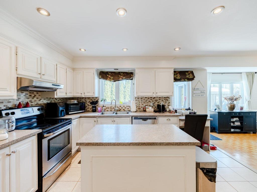









940


Rue Rembrandt

,
Brossard,




QC
J4X2G1

