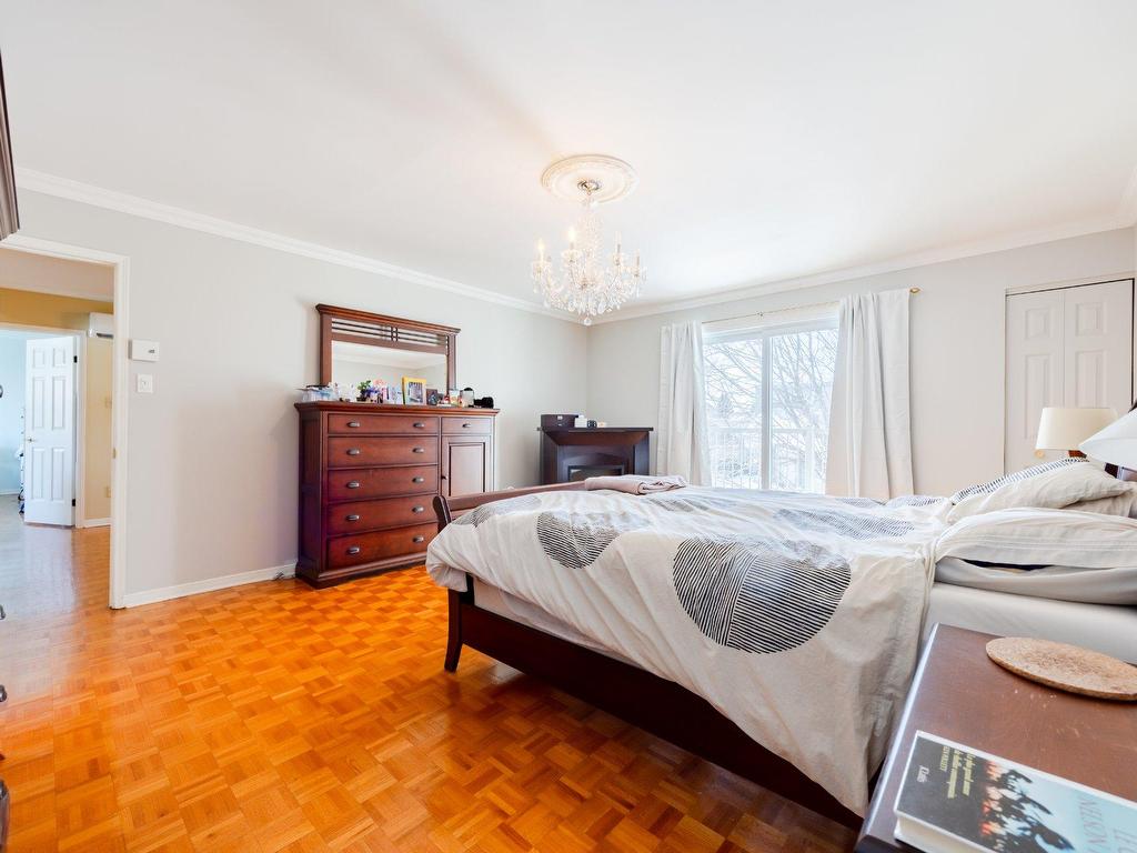 









940


Rue Rembrandt

,
Brossard,




QC
J4X2G1

