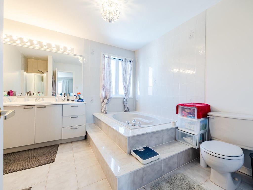 









940


Rue Rembrandt

,
Brossard,




QC
J4X2G1

