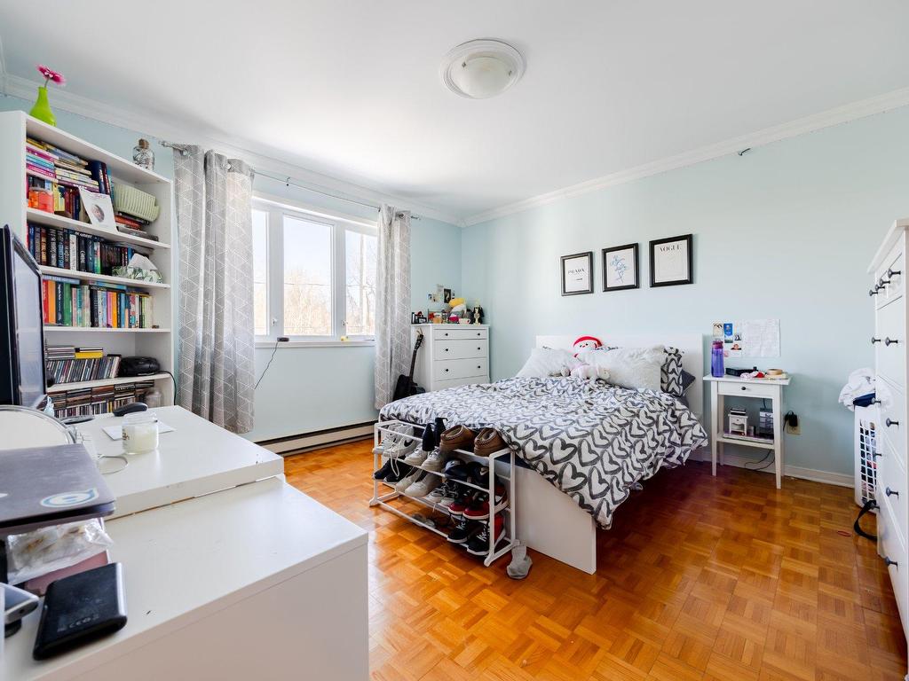 









940


Rue Rembrandt

,
Brossard,




QC
J4X2G1

