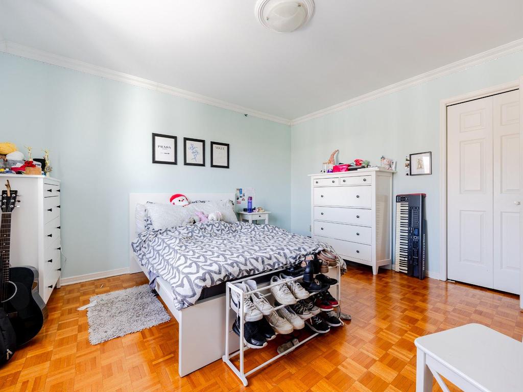 









940


Rue Rembrandt

,
Brossard,




QC
J4X2G1

