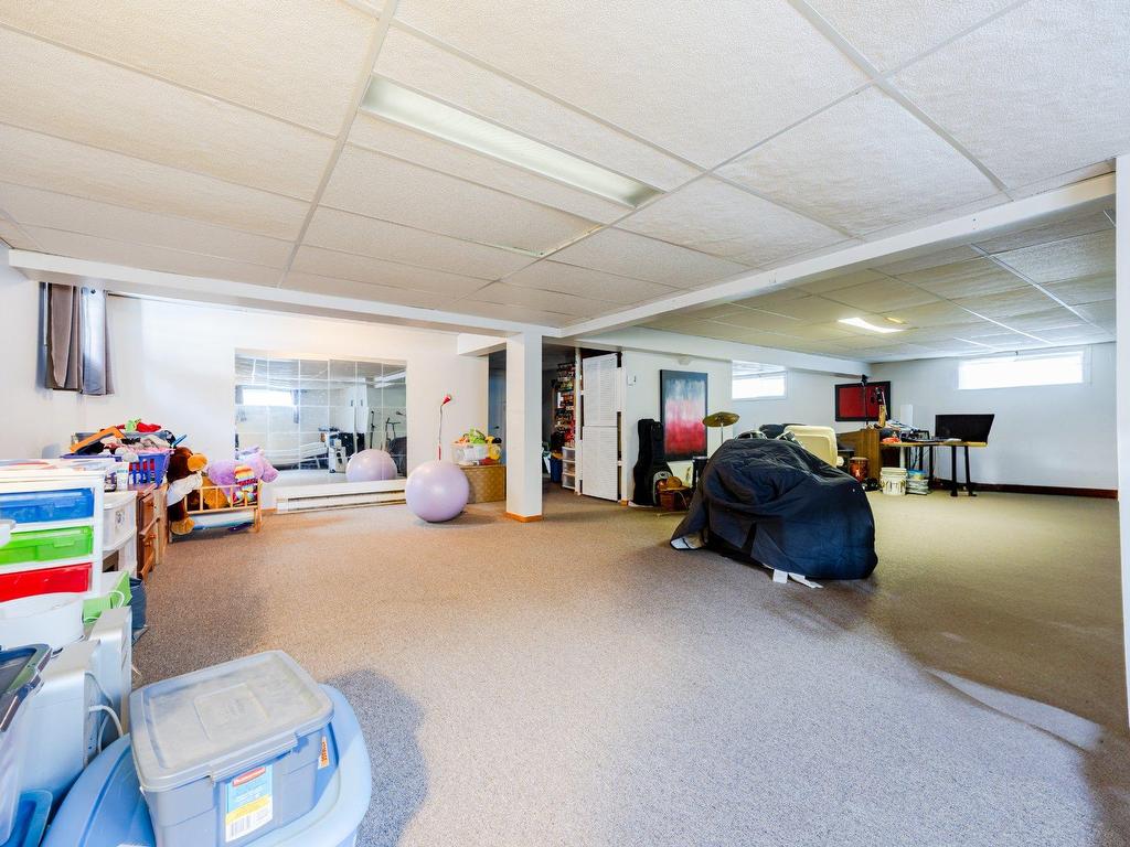 









940


Rue Rembrandt

,
Brossard,




QC
J4X2G1

