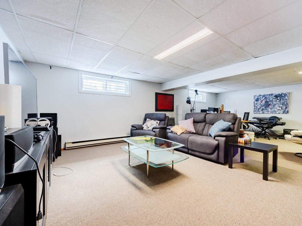 









940


Rue Rembrandt

,
Brossard,




QC
J4X2G1

