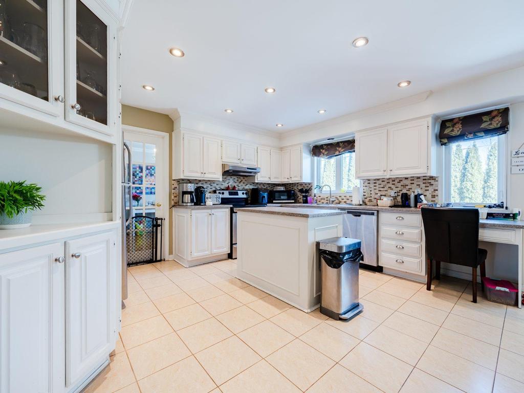 









940


Rue Rembrandt

,
Brossard,




QC
J4X2G1


