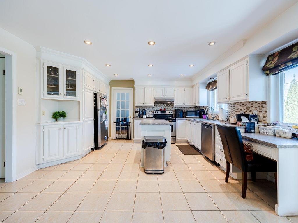 









940


Rue Rembrandt

,
Brossard,




QC
J4X2G1

