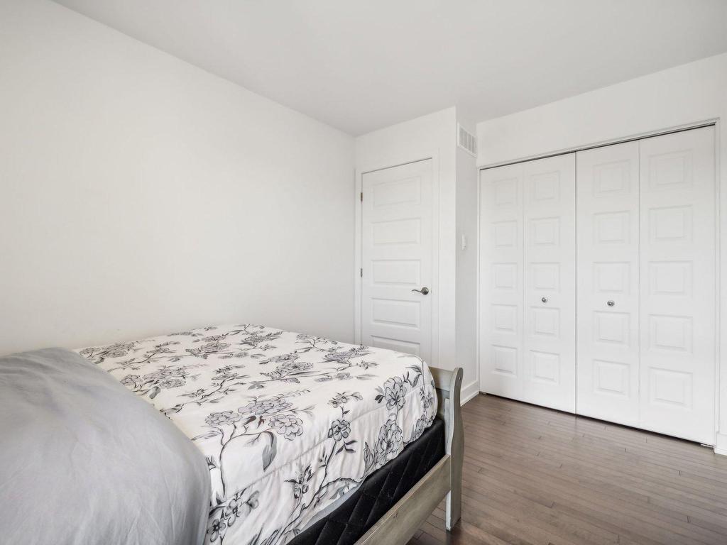 









275


Rue du Jockey

,
Gatineau (Aylmer),




QC
J9H0E4

