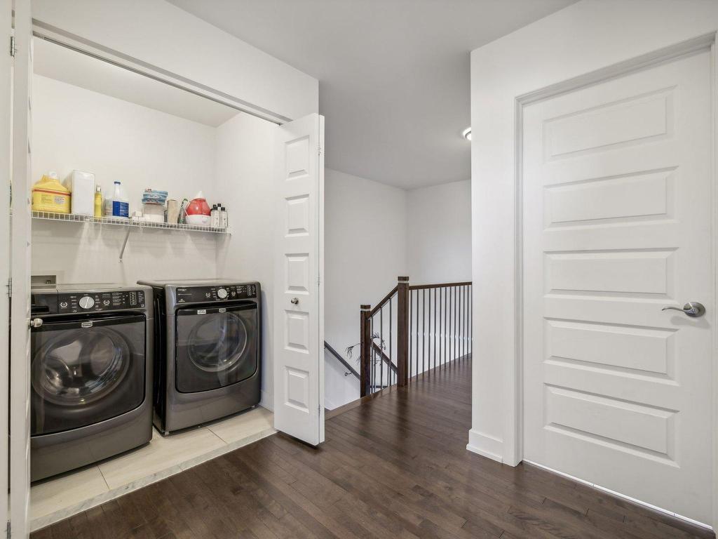 









275


Rue du Jockey

,
Gatineau (Aylmer),




QC
J9H0E4

