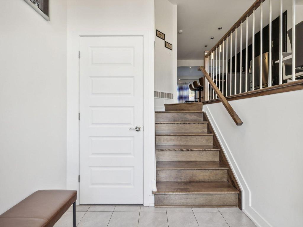 









275


Rue du Jockey

,
Gatineau (Aylmer),




QC
J9H0E4

