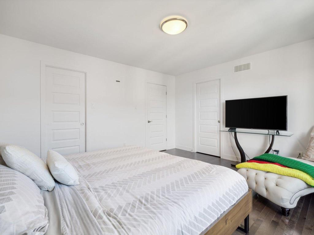 









275


Rue du Jockey

,
Gatineau (Aylmer),




QC
J9H0E4

