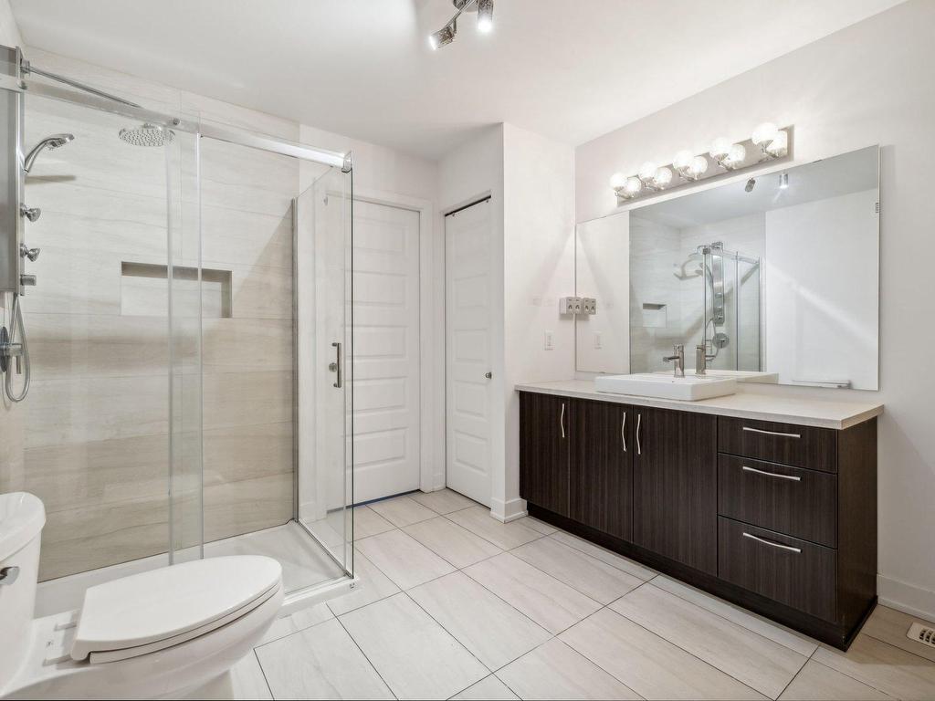 









275


Rue du Jockey

,
Gatineau (Aylmer),




QC
J9H0E4

