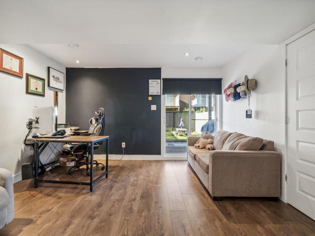 









275


Rue du Jockey

,
Gatineau (Aylmer),




QC
J9H0E4

