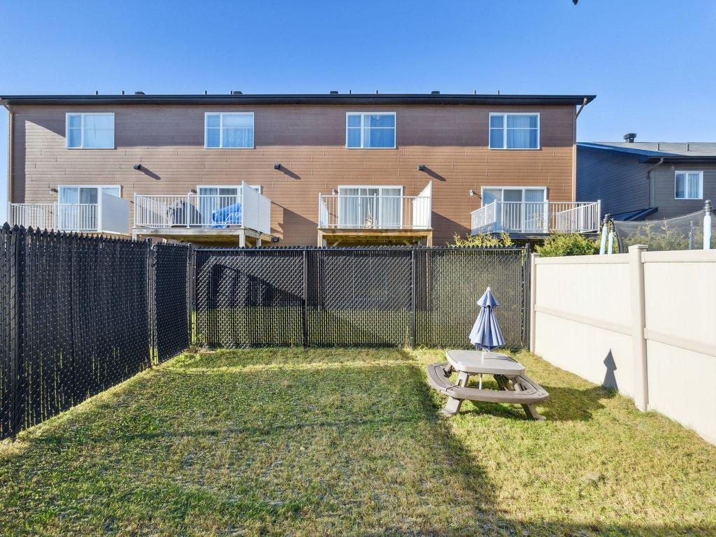 









275


Rue du Jockey

,
Gatineau (Aylmer),




QC
J9H0E4

