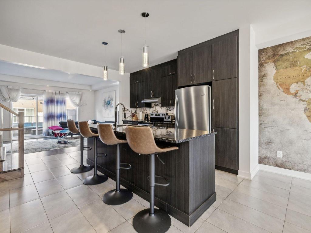 









275


Rue du Jockey

,
Gatineau (Aylmer),




QC
J9H0E4

