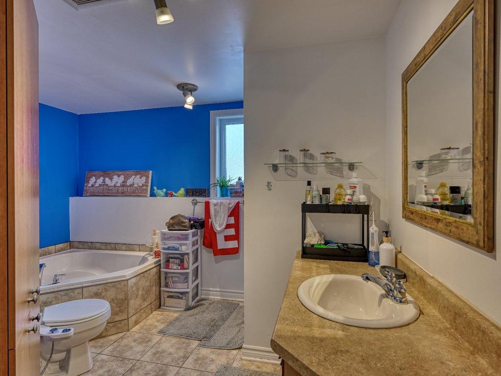 









2006

 - 2010


Rue Madame-Magnan

,
Deux-Montagnes,




QC
J7R1H8

