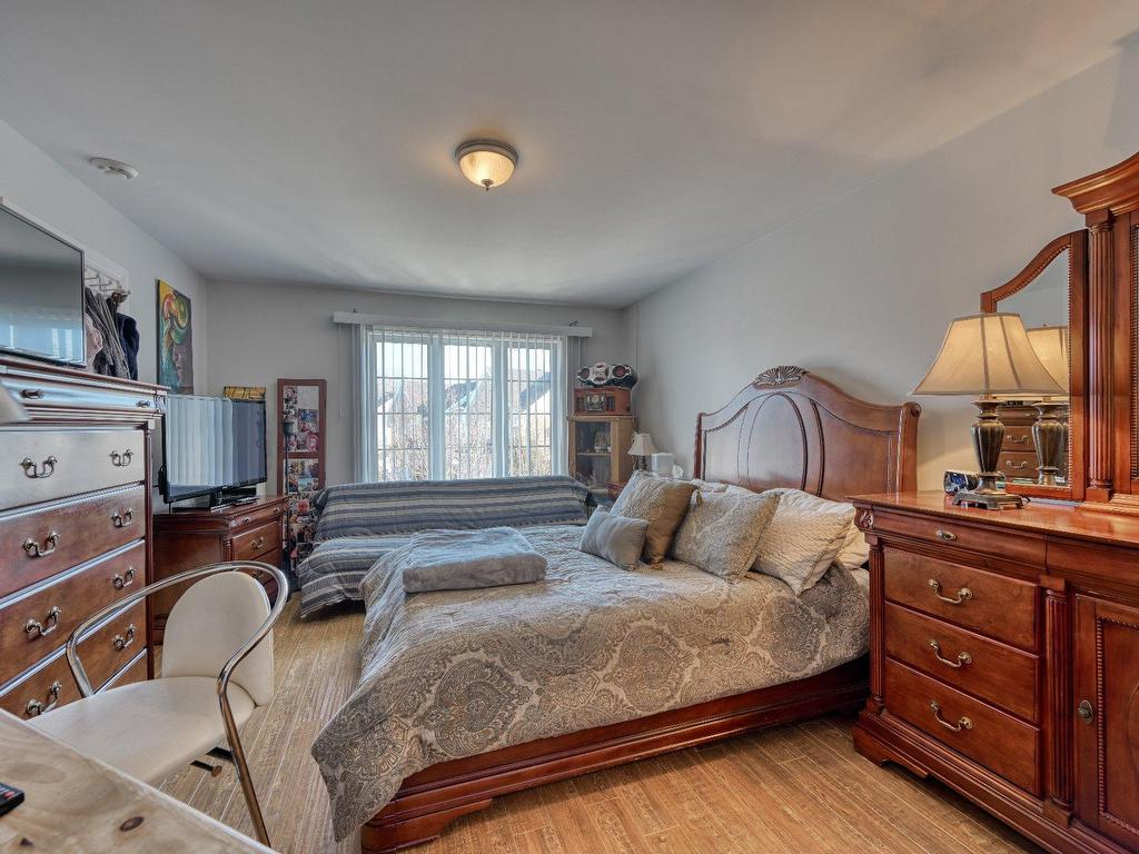 









2006

 - 2010


Rue Madame-Magnan

,
Deux-Montagnes,




QC
J7R1H8

