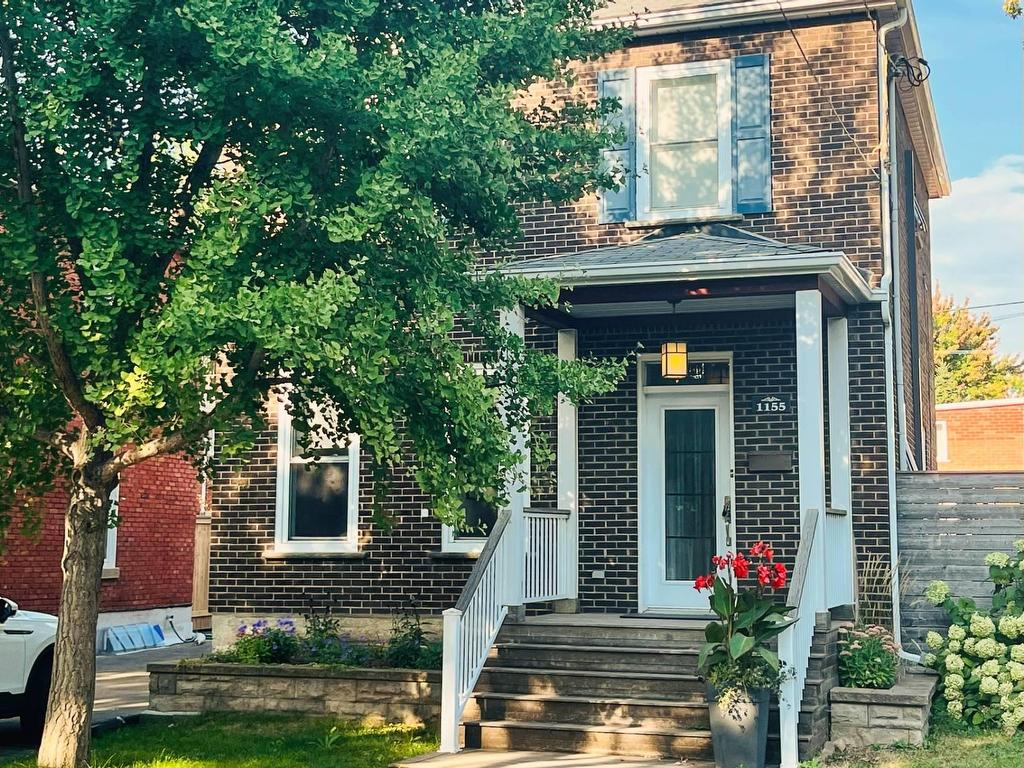 









1155


Rue St-Germain

,
Montréal (Saint-Laurent),




QC
H4L3S4

