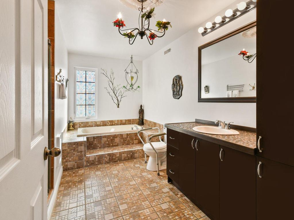 









3120


Rue Lareau

,
Carignan,




QC
J3L0J3

