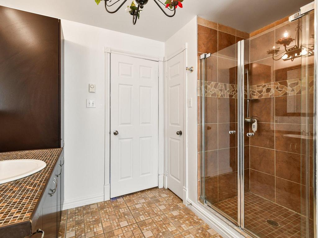 









3120


Rue Lareau

,
Carignan,




QC
J3L0J3

