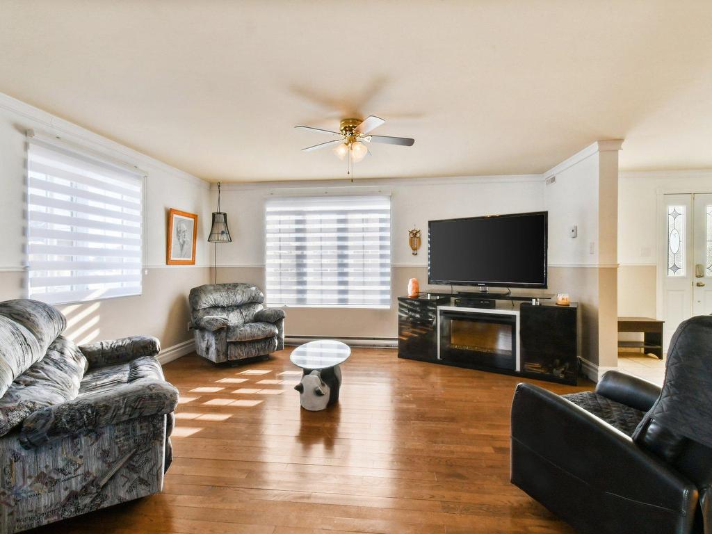 









3120


Rue Lareau

,
Carignan,




QC
J3L0J3

