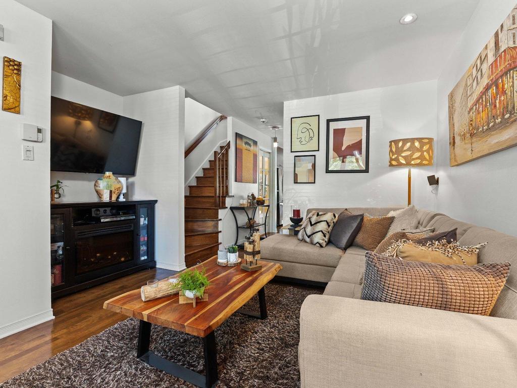 









4366


Av. du Midway

,
Rosemont/La Petite-Patrie (Montréal),




QC
H1Y3J4

