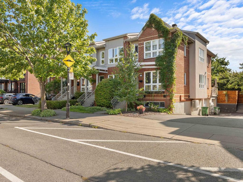 









4366


Av. du Midway

,
Rosemont/La Petite-Patrie (Montréal),




QC
H1Y3J4

