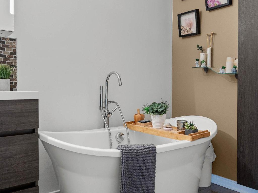 









4366


Av. du Midway

,
Rosemont/La Petite-Patrie (Montréal),




QC
H1Y3J4

