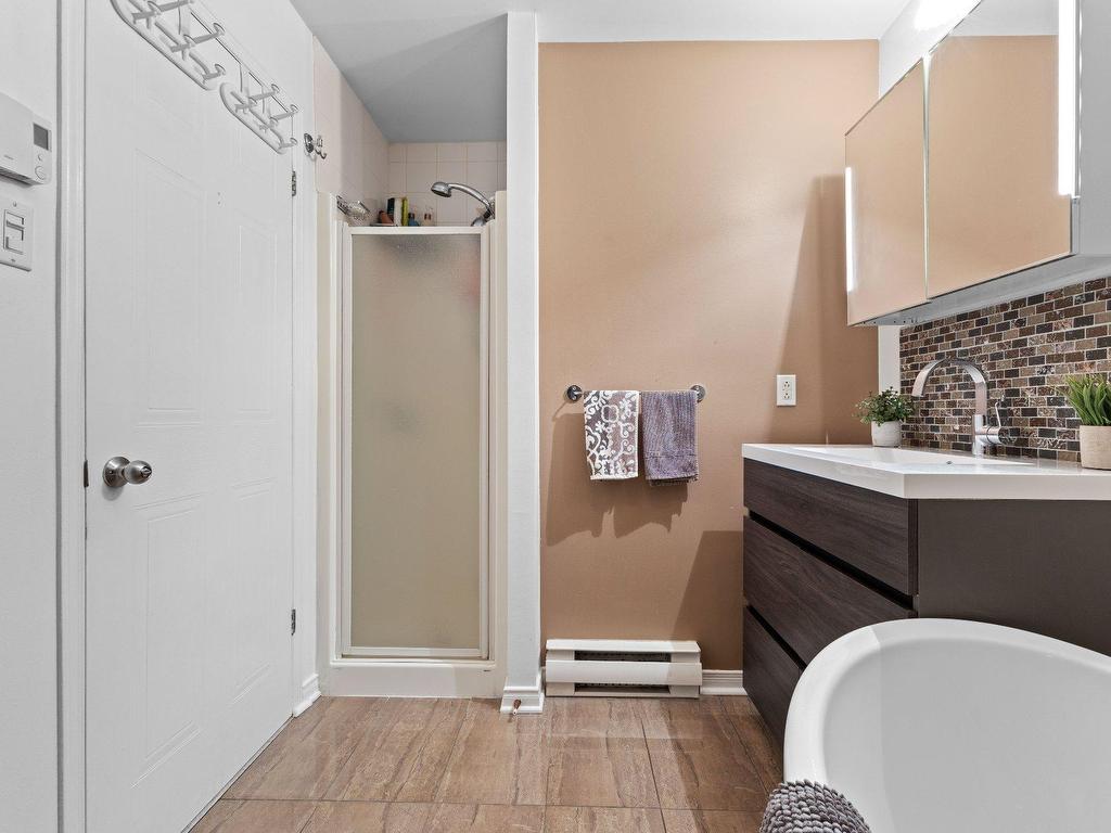 









4366


Av. du Midway

,
Rosemont/La Petite-Patrie (Montréal),




QC
H1Y3J4

