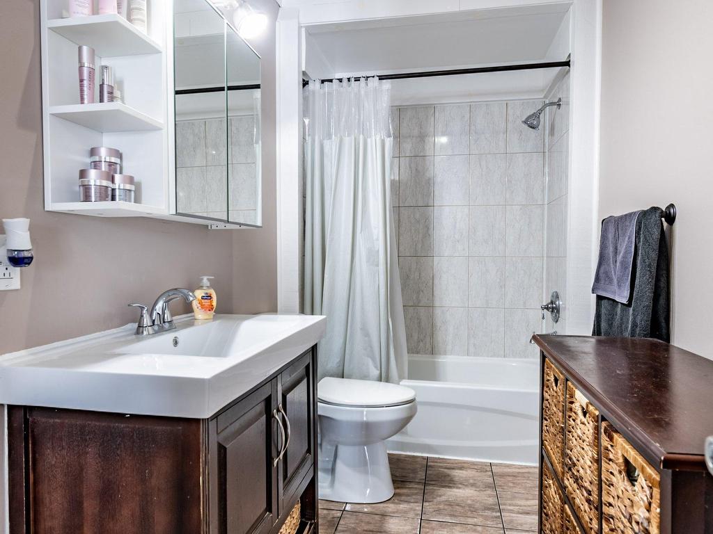









3040


Boul. St-Michel

,
Trois-Rivières,




QC
G9A5E3

