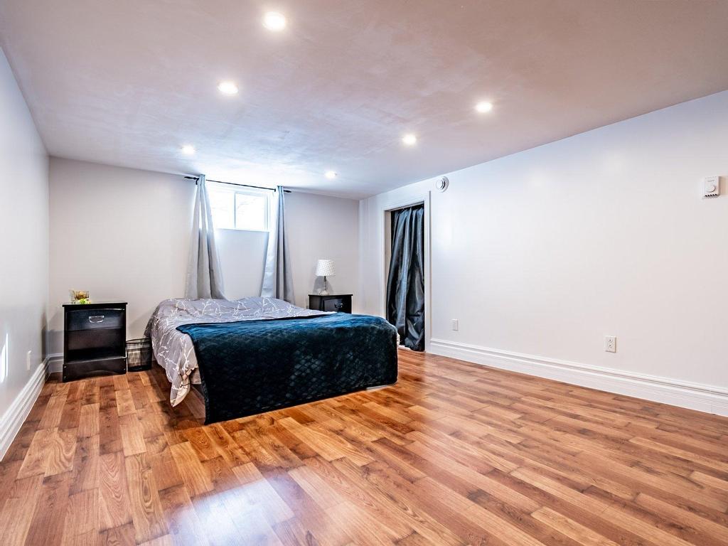 









3040


Boul. St-Michel

,
Trois-Rivières,




QC
G9A5E3

