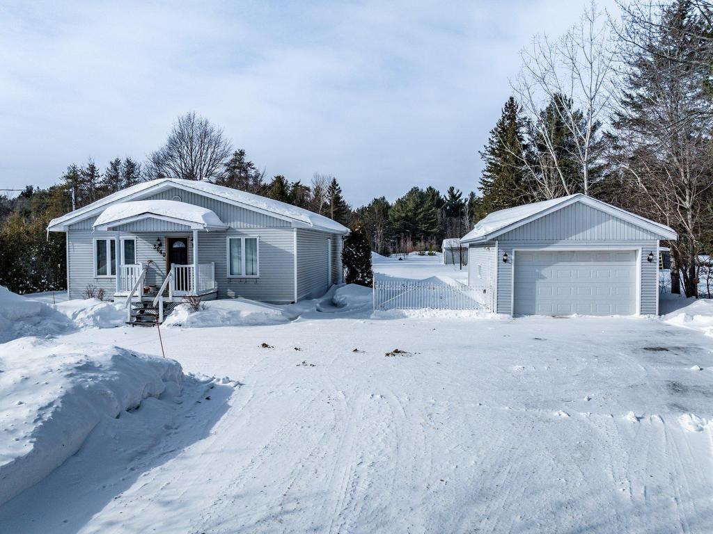 









3040


Boul. St-Michel

,
Trois-Rivières,




QC
G9A5E3

